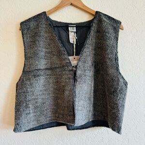 NWT | LUNN by Lilith Paris | Gratis faux fur vest size 1 eco friendly | L